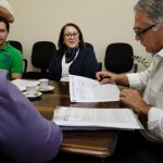 Prefeito Gabriel Ferrato recebe as metas do Plano Municipal de Educação