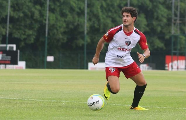 Alexandre Pato durante treino no CT da Barra Funda