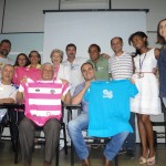 Camisetas do Outubro Rosa e Novembro Azul do Projeto Ilumina que foram sorteadas aos conselheiros.