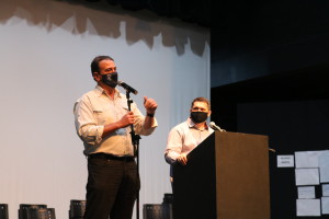 O prefeito Luciano Almeida durante o Congresso do OP, realizado no Teatro Erodides de Campos, no dia 17 de julho